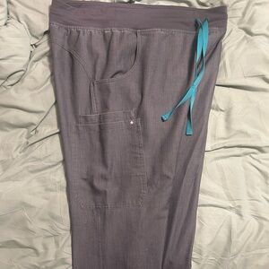 Medium cargo scrub pant